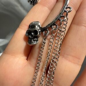 Gothic Skull Chain Ear Cuff Earring – Silver Punk Statement Jewelry